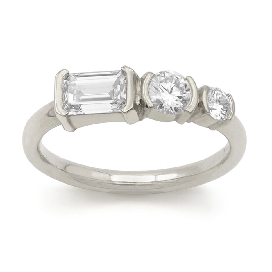 June Ring • White Diamond • White Gold