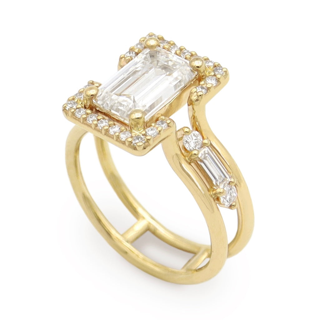 April Ring • White Diamond • Yellow Gold